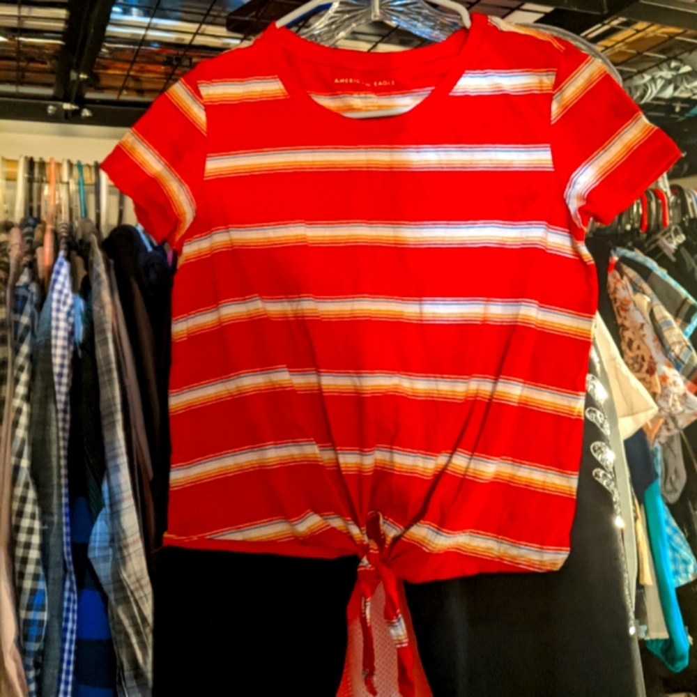 American Eagle Red Striped Tie-Hem S/S T-Shirt